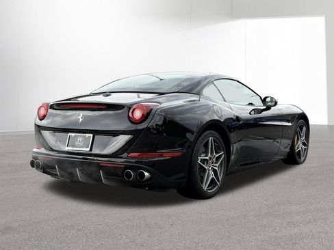 Used 2015 Ferrari California T RWD image 5