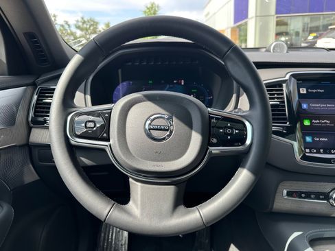 Certified 2024 Volvo XC90 T8 Ultimate image 18