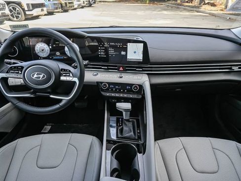 New 2026 Hyundai Elantra Limited FWD image 14