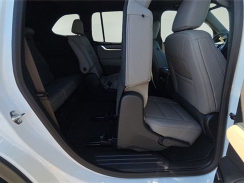 New 2026 GMC Acadia Elevation image 26