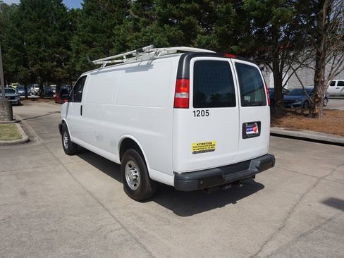 Used 2020 Chevrolet Express 2500 w/ Driver Convenience Package RWD image 15