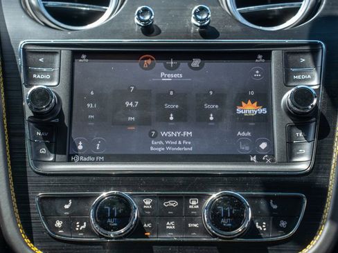 Used 2019 Bentley Bentayga image 54