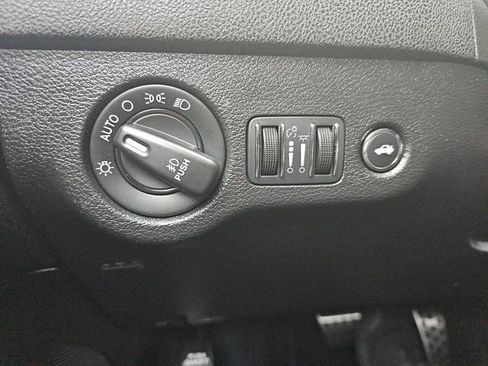 Used 2019 Dodge Charger Scat Pack w/ Navigation & Travel Group image 15