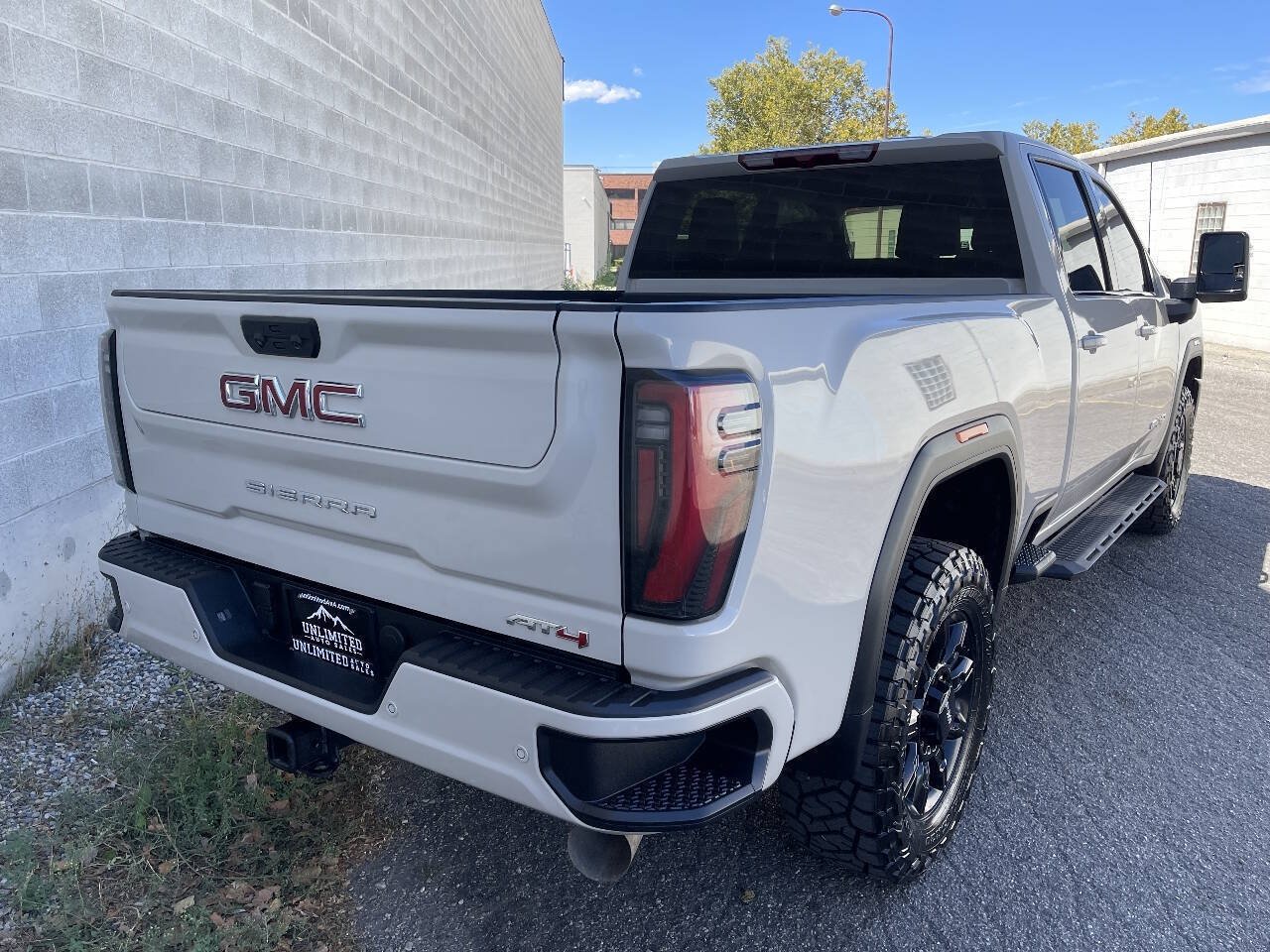 Used 2026 GMC Sierra 2500 AT4 AWD/4WD image 5
