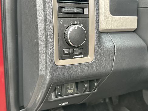 Used 2011 RAM 2500 ST w/ SXT Appearance Group image 14