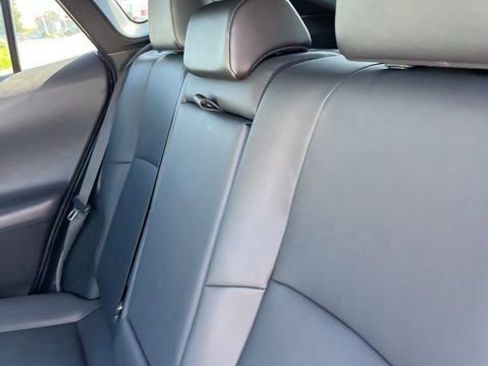 Used 2024 Toyota Venza XLE image 9