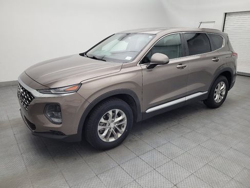 Used 2019 Hyundai Santa Fe SE FWD image 2
