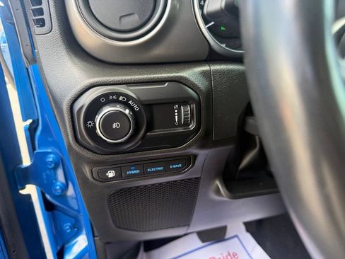 Used 2023 Jeep Wrangler Unlimited w/ Cold Weather Group AWD/4WD image 20