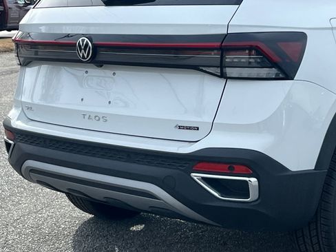 New 2026 Volkswagen Taos SEL image 5