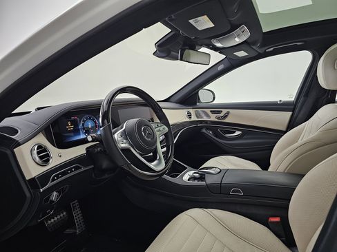 Used 2019 Mercedes-Benz S 560 Sedan image 7