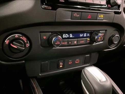 Used 2024 Nissan Frontier PRO-4X w/ Technology Package AWD/4WD image 31