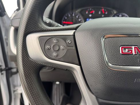 Used 2023 GMC Terrain SLE image 22