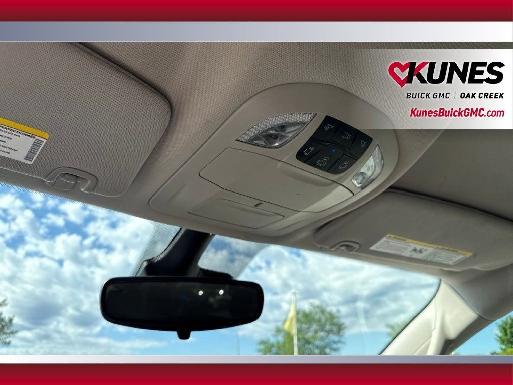 Used 2023 Chrysler Pacifica Touring-L FWD image 33