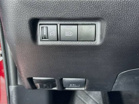 Certified 2025 Toyota RAV4 XLE AWD/4WD image 11