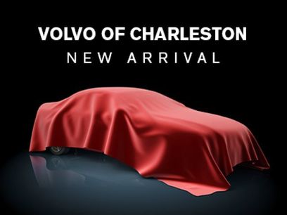 New 2026 Volvo XC40 B5 Plus w/ Climate Package