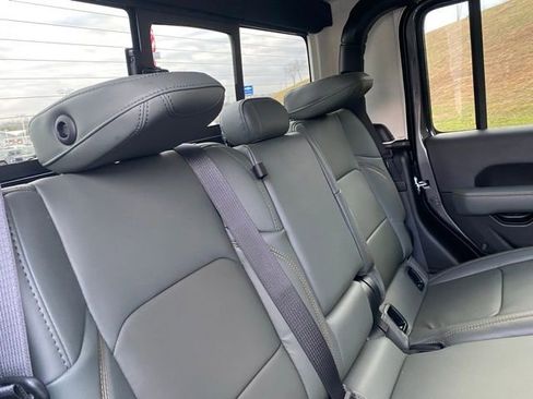 New 2026 Jeep Gladiator Mojave w/ Safety Group image 31