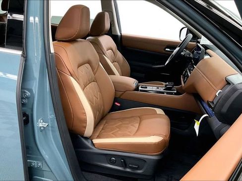 New 2026 Nissan Pathfinder Platinum image 41