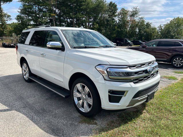 Used 2024 Ford Expedition Platinum AWD/4WD image 5