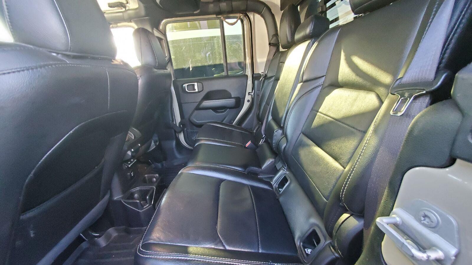 Used 2020 Jeep Gladiator Overland AWD/4WD image 5