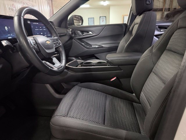 Used 2025 Chevrolet Equinox LT FWD image 12