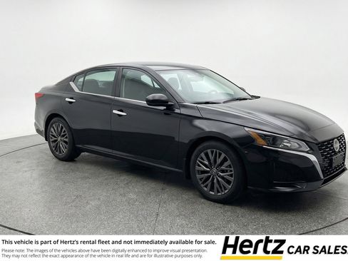 Used 2025 Nissan Altima 2.5 SV FWD image 1
