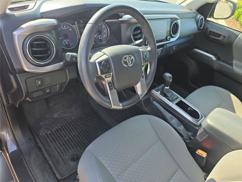 Used 2022 Toyota Tacoma SR5 w/ SR5 Appearance Package (SM) AWD/4WD image 14