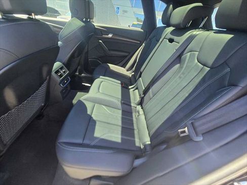 Used 2024 Audi Q5 e Premium Plus w/ Premium Plus Package AWD/4WD image 18
