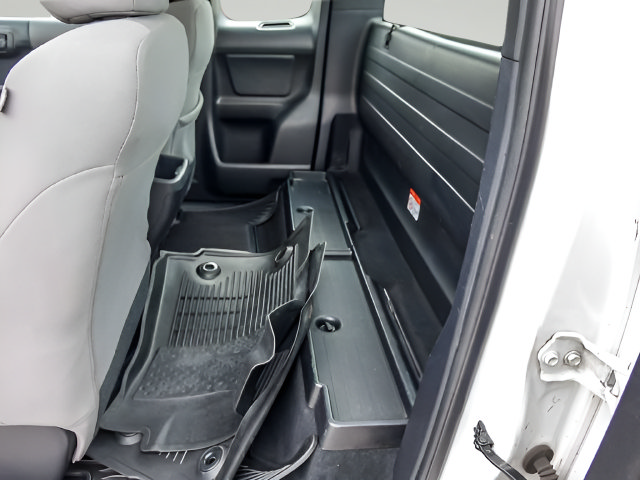Used 2018 Toyota Tacoma SR RWD image 11