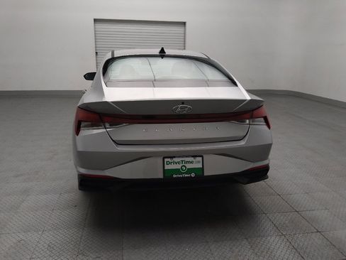 Used 2021 Hyundai Elantra SE FWD image 6