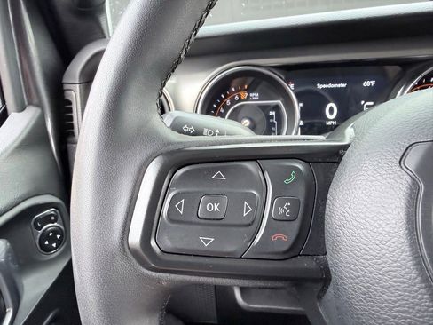 Used 2023 Jeep Gladiator Willys image 13