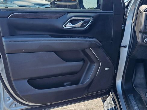 Used 2024 Chevrolet Tahoe LT w/ Luxury Package AWD/4WD image 8