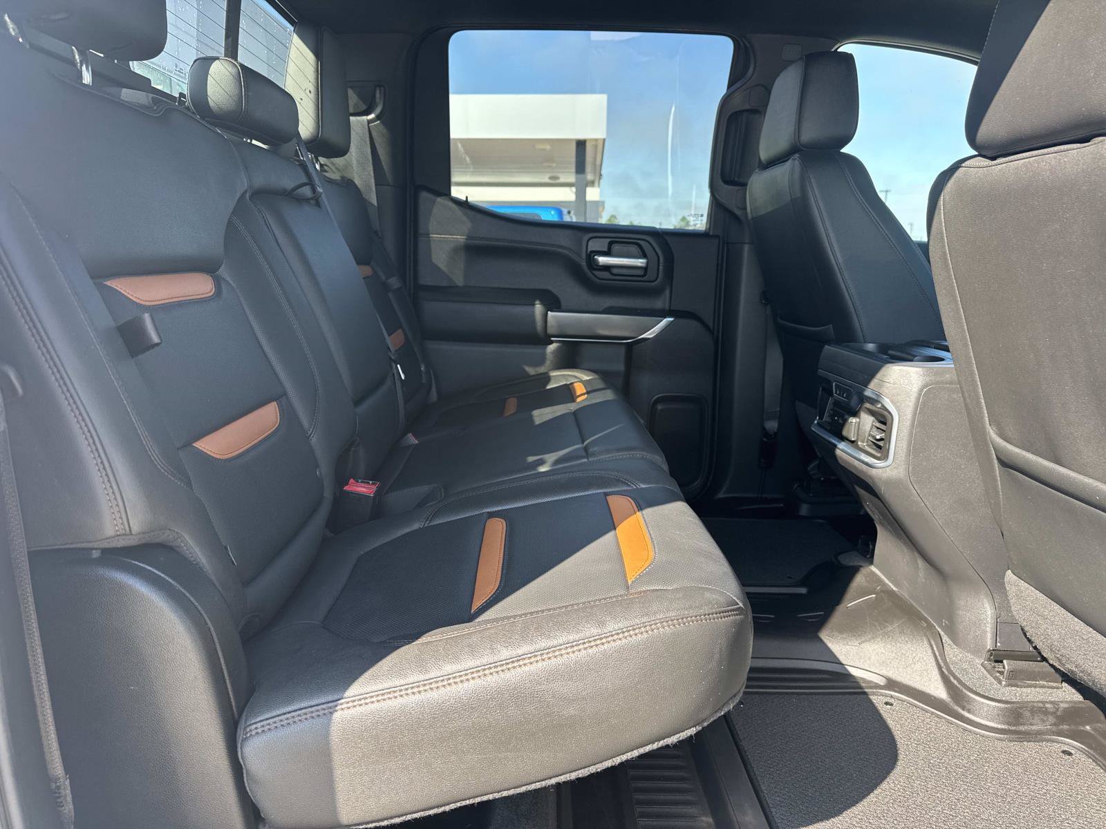 Used 2021 GMC Sierra 1500 AT4 w/ AT4 Premium Package AWD/4WD image 9
