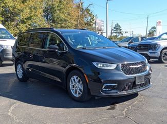 Used 2022 Chrysler Pacifica Touring-L video 3