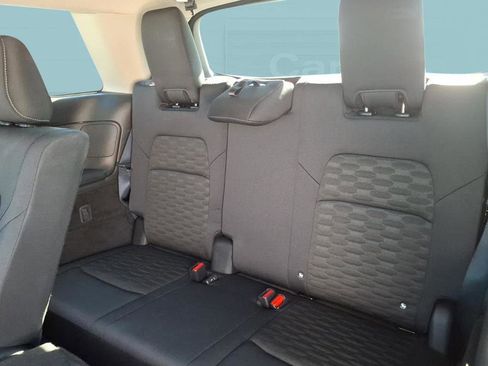 Used 2025 Nissan Pathfinder S image 4