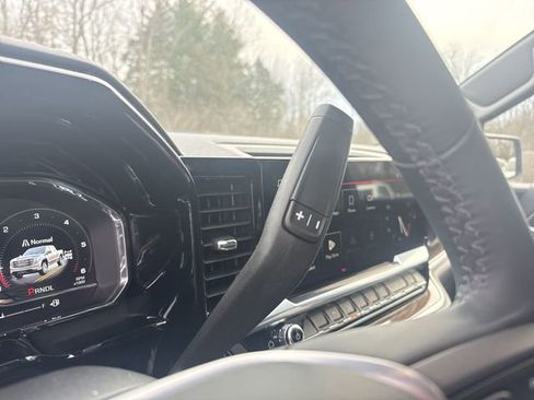 Used 2025 GMC Sierra 1500 Elevation image 19