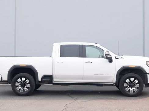 Used 2024 GMC Sierra 3500 Denali w/ Denali Reserve Package AWD/4WD image 31
