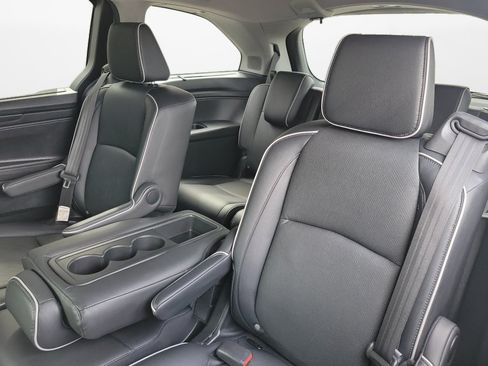 Used 2024 Honda Odyssey Elite image 12