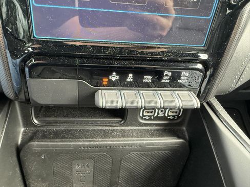 Certified 2023 RAM 1500 Limited image 17