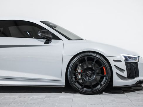 Used 2018 Audi R8 V10 plus w/ Full Leather Package image 3