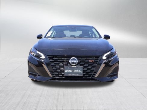 Used 2025 Nissan Altima 2.5 SR AWD/4WD image 2