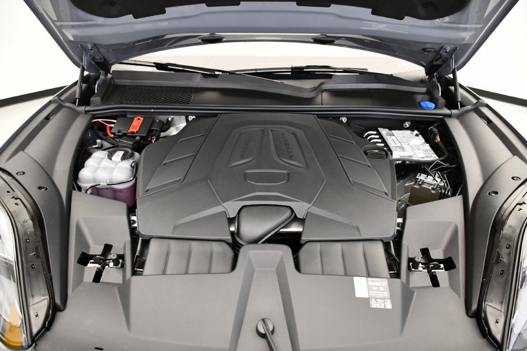 Certified 2026 Porsche Cayenne Coupe AWD/4WD image 12