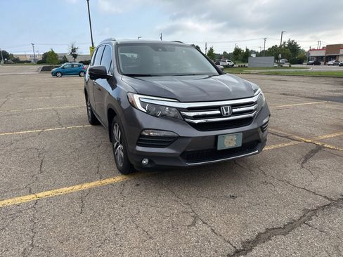 Used 2017 Honda Pilot Touring image 16