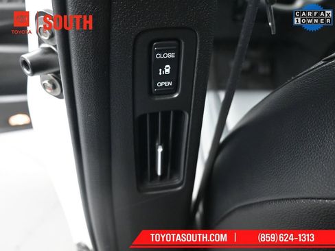 Used 2024 Honda Odyssey Touring image 40