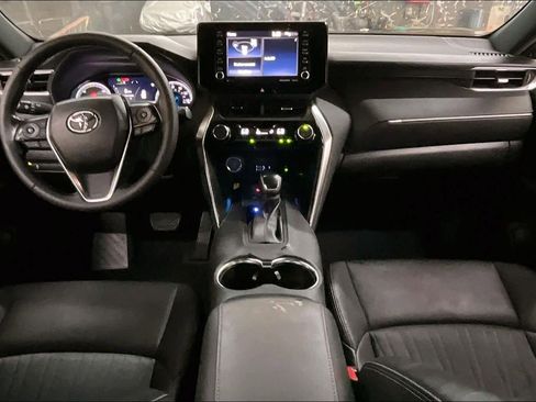 Used 2021 Toyota Venza XLE image 17