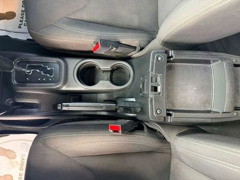 Used 2017 Jeep Wrangler Unlimited Sahara w/ Connectivity Group image 39