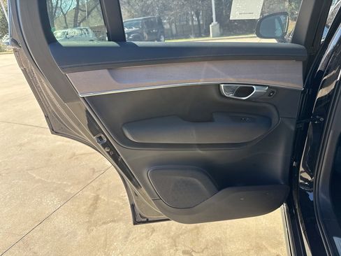Certified 2025 Volvo XC90 B5 Plus image 17