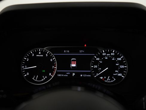 Used 2022 Nissan Pathfinder SL w/ SL Black Package AWD/4WD image 28