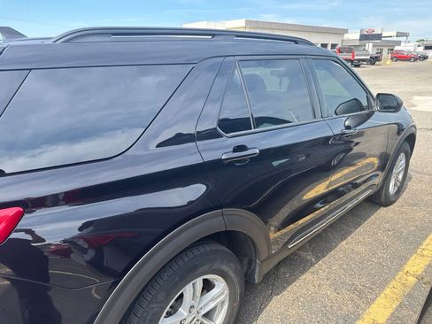 Used 2024 Ford Explorer XLT AWD/4WD image 27