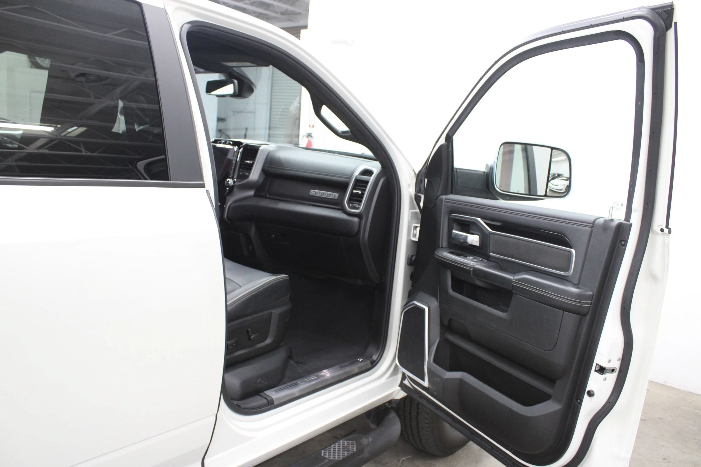 Used 2022 RAM 2500 Laramie AWD/4WD image 13