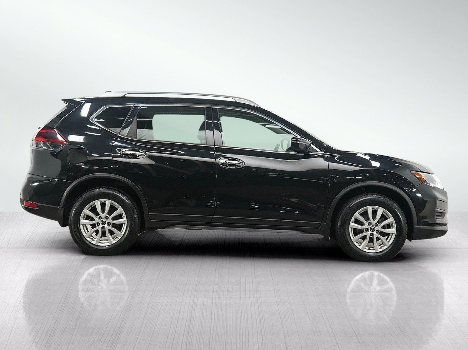 Used 2019 Nissan Rogue SV AWD/4WD image 6